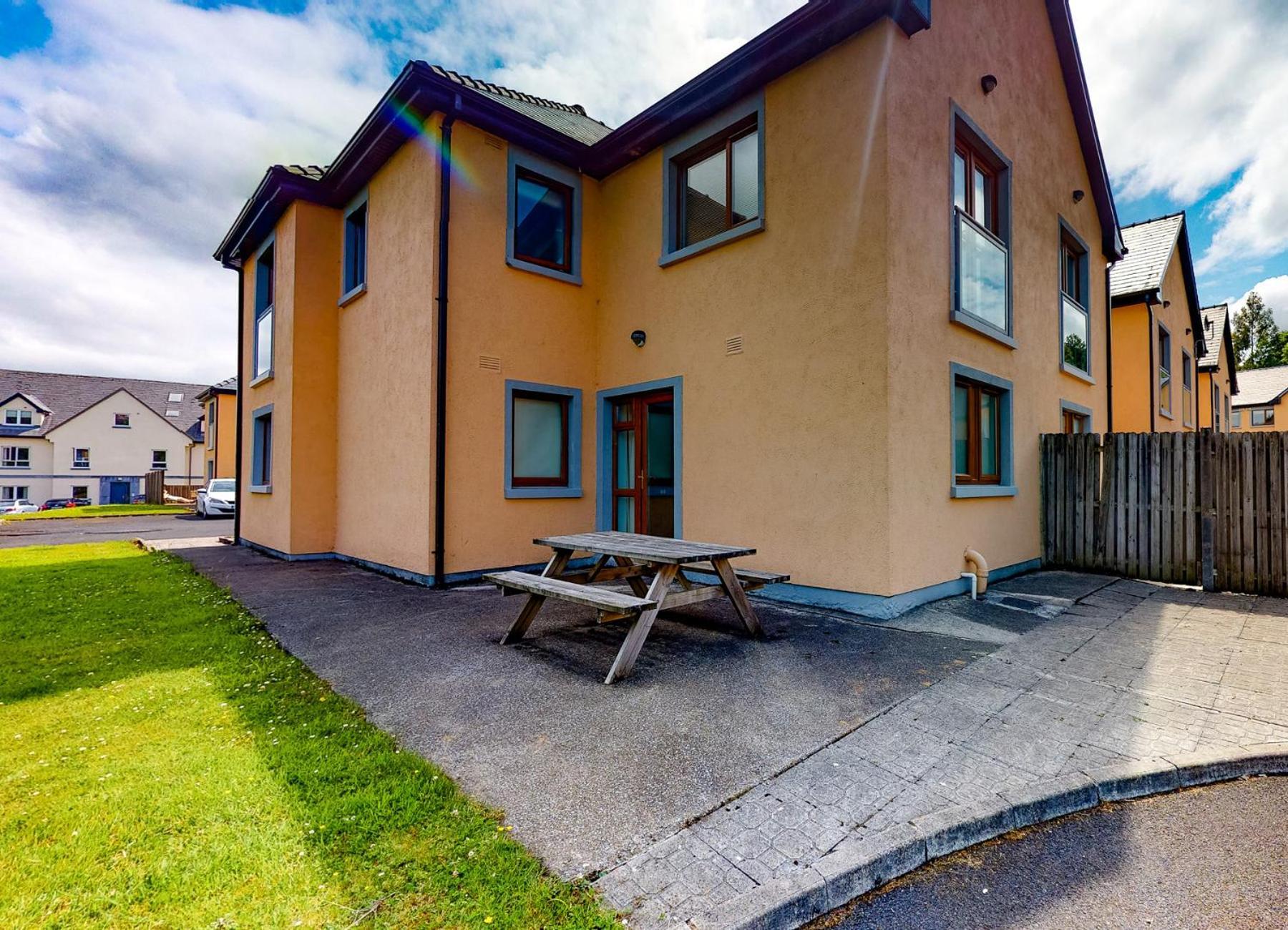 Lakeside Holiday Homes Killaloe Exterior foto
